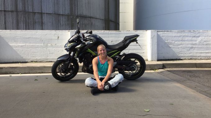 Kawasaki-z900-motorrad-she-is-a-rider