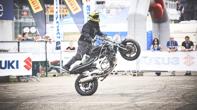 Suzuki-Motorrad-Stunt-Show-Zolder