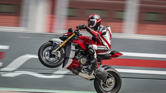 Ducati Streetfighter V4 proudly presents Wheelie Wednesday