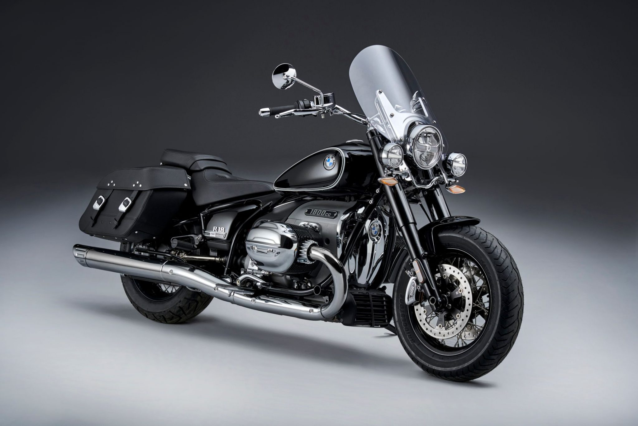 BMW R18 Classic und puristische R 18 neu im Cruiser-Segment