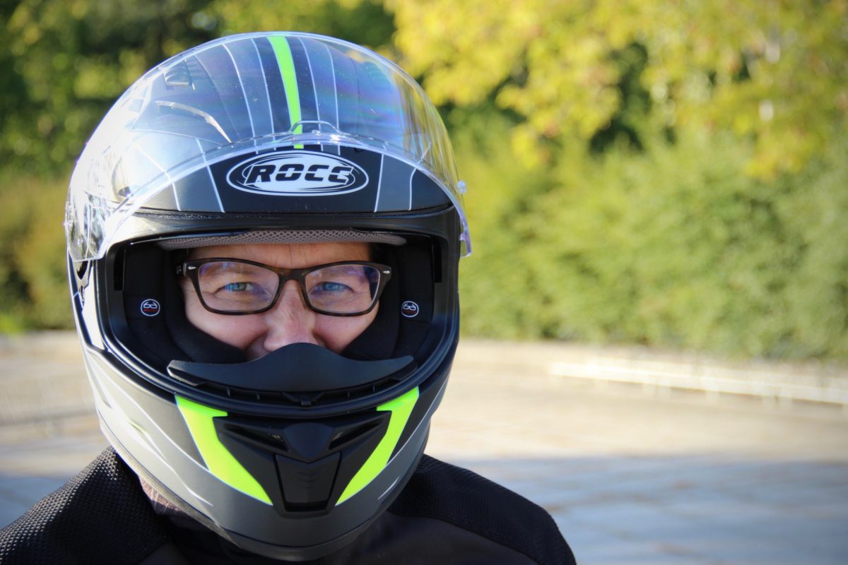 Brillenkanal schwarz matt Helm Rocc Motorrad Integralhelm 330 mit Sonnenblende 