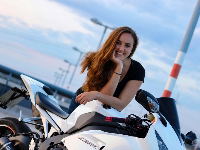 RIDER of the WEEK Interviews mit Frauen die Motorradfahren