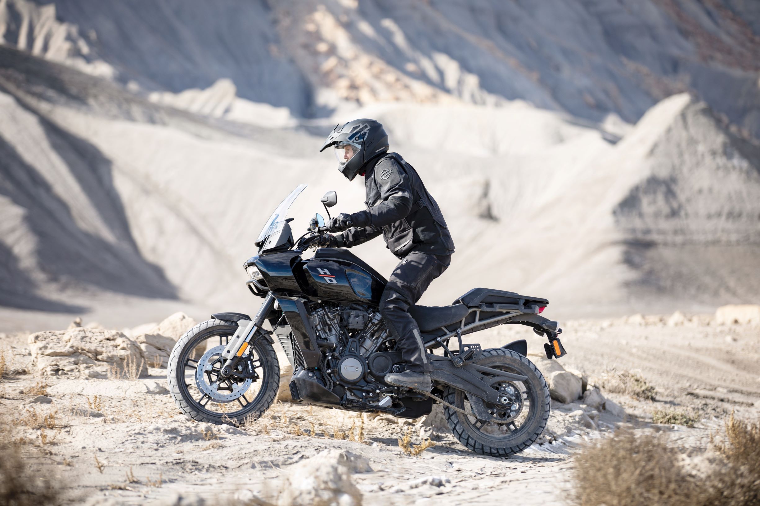 Pan America 1250 von Harley Davidson wird ins Gelande gelassen