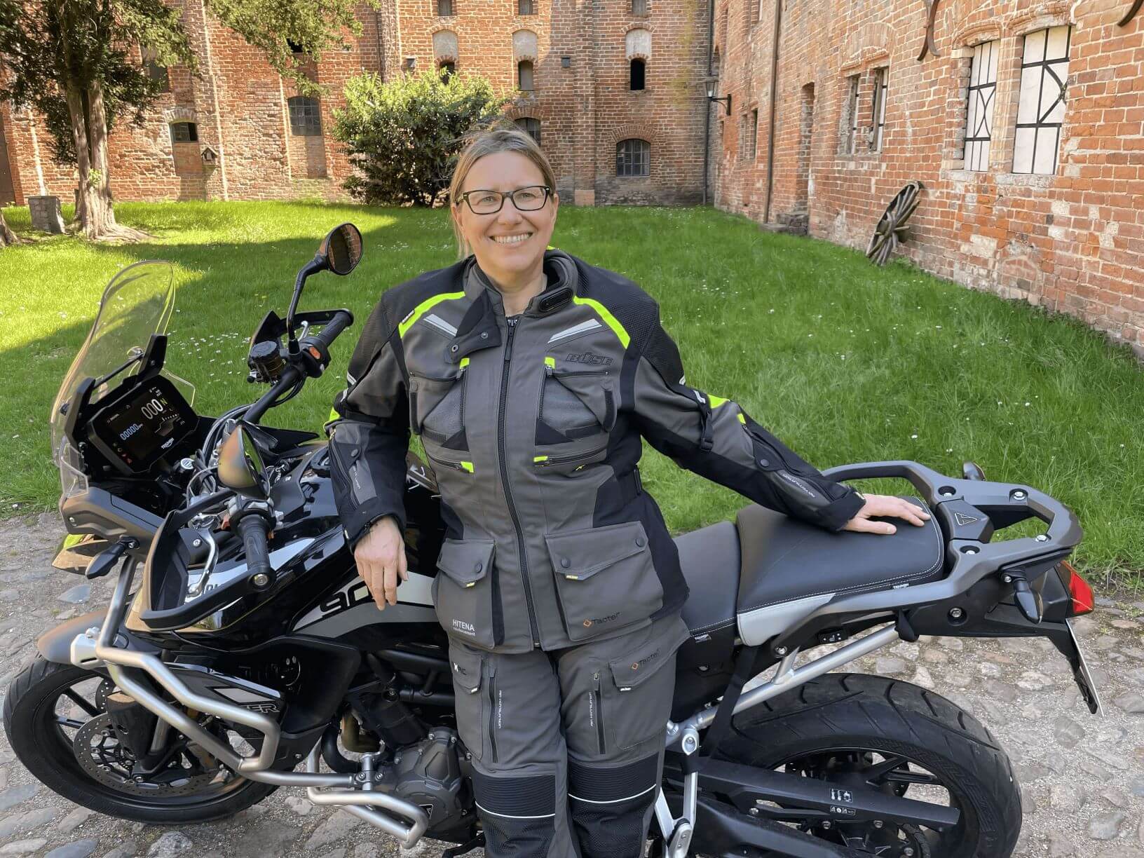 Motorradkombi Porto für Damen von Büse inkl Regenkombi im Test