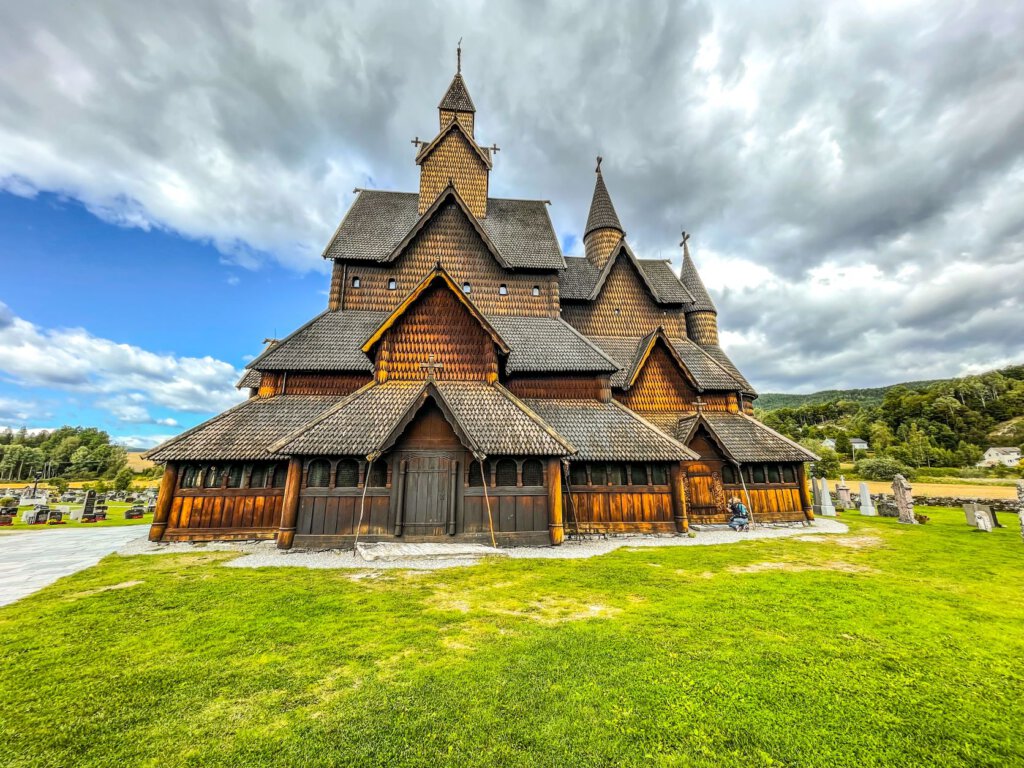 In Heddal steht die größte Stabkirche in Norwegen