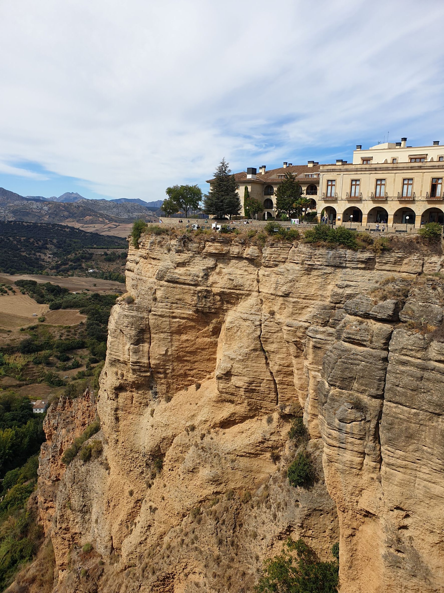 Ronda ist eins der berühmten weißen Dörfer Andalusiens