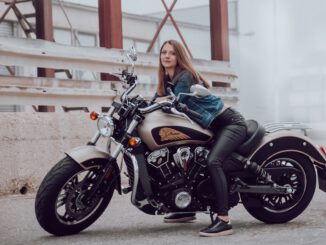 SHE is a RIDER - Celine auf Indian Scout