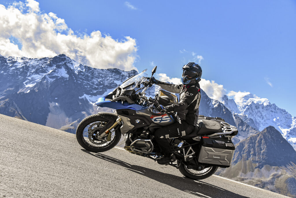 Motorradfahren mit der GS in den Alpen unterwegs