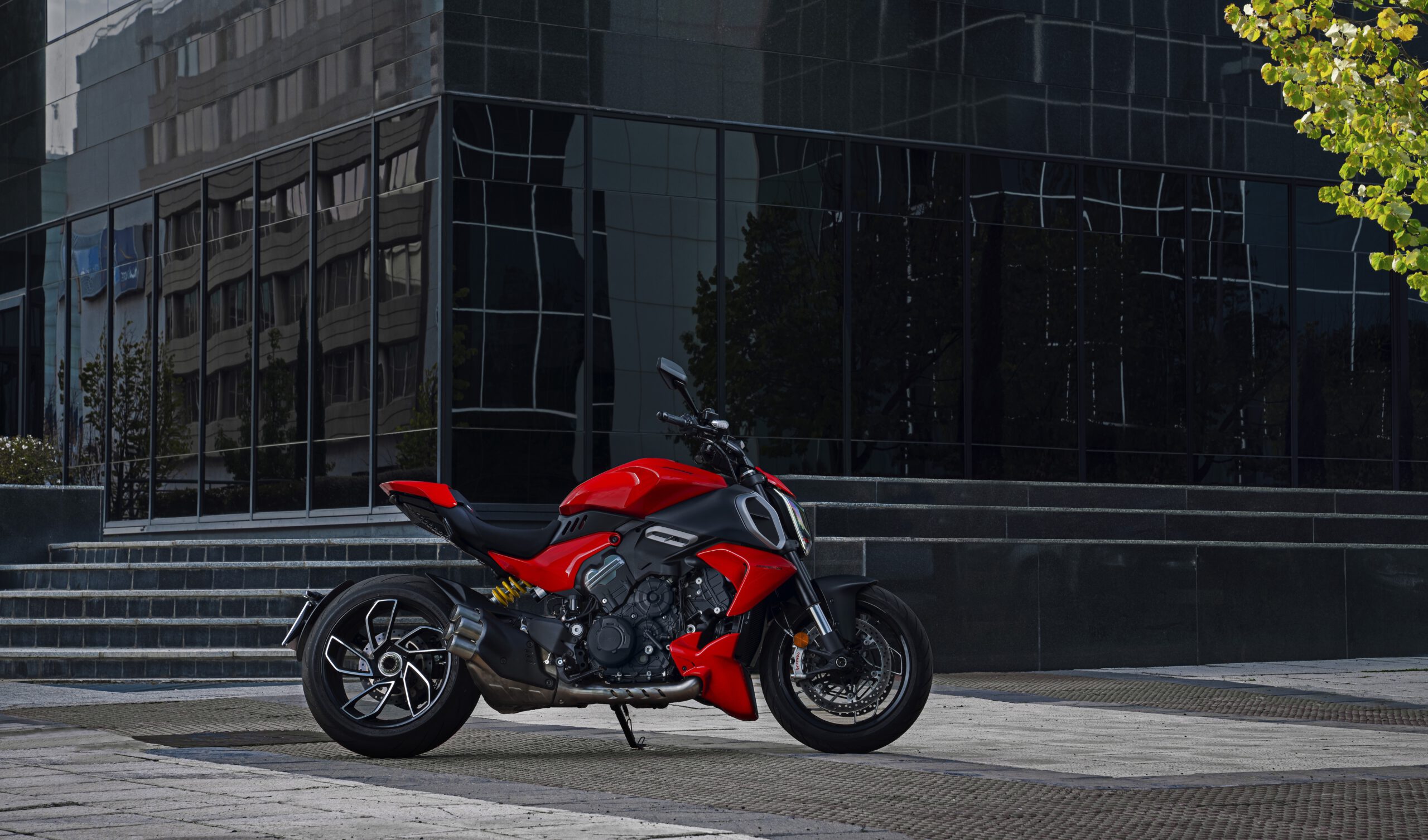 ducati-diavel-v4-mit-hoher-leistung-dank-granturismo-motor