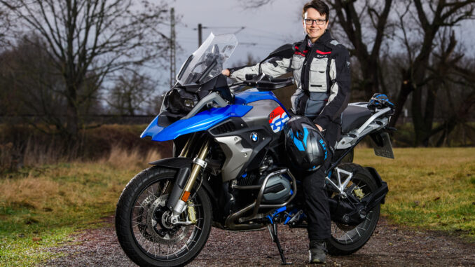 Andreas Hobby und Leidenschaft ist Motorradfahren - SHE is a RIDER. Bild: Torsten Biel