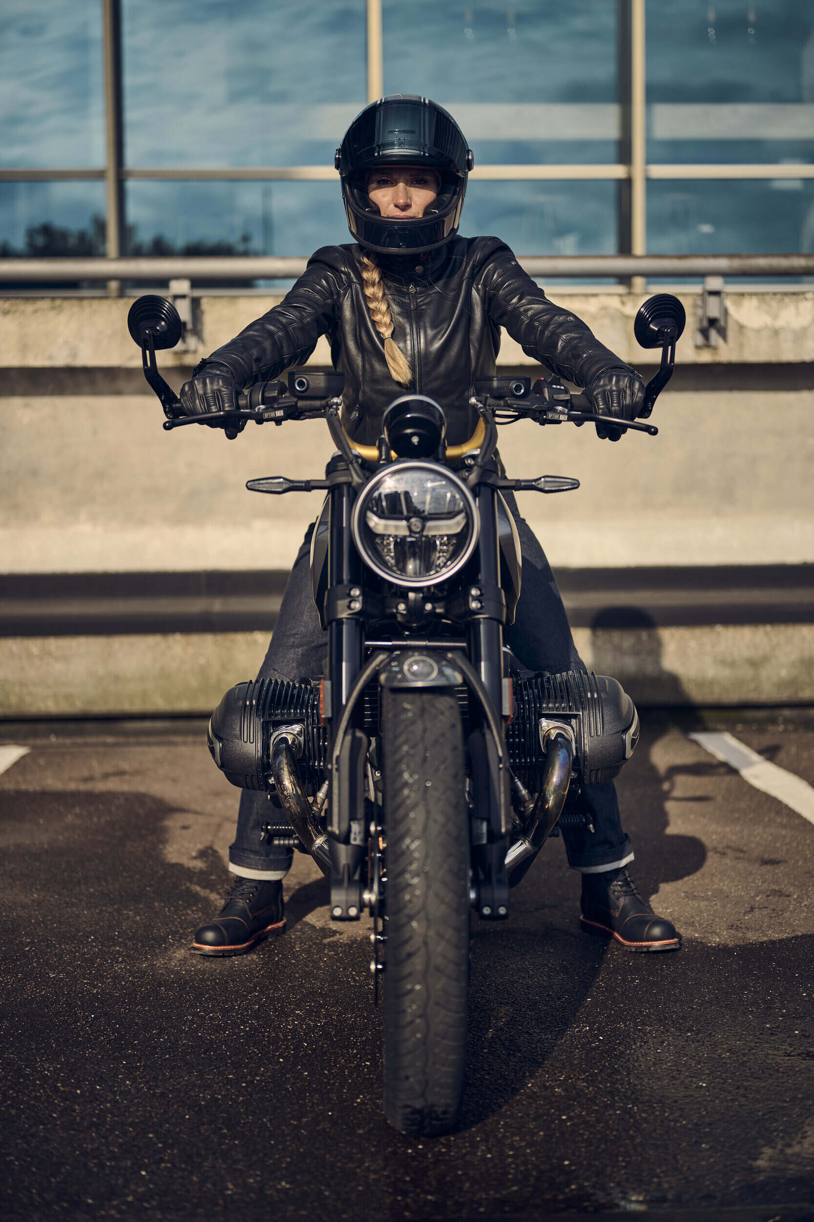 R12 Cruiser und BMW R12 nineT liefern puristisches Design ab