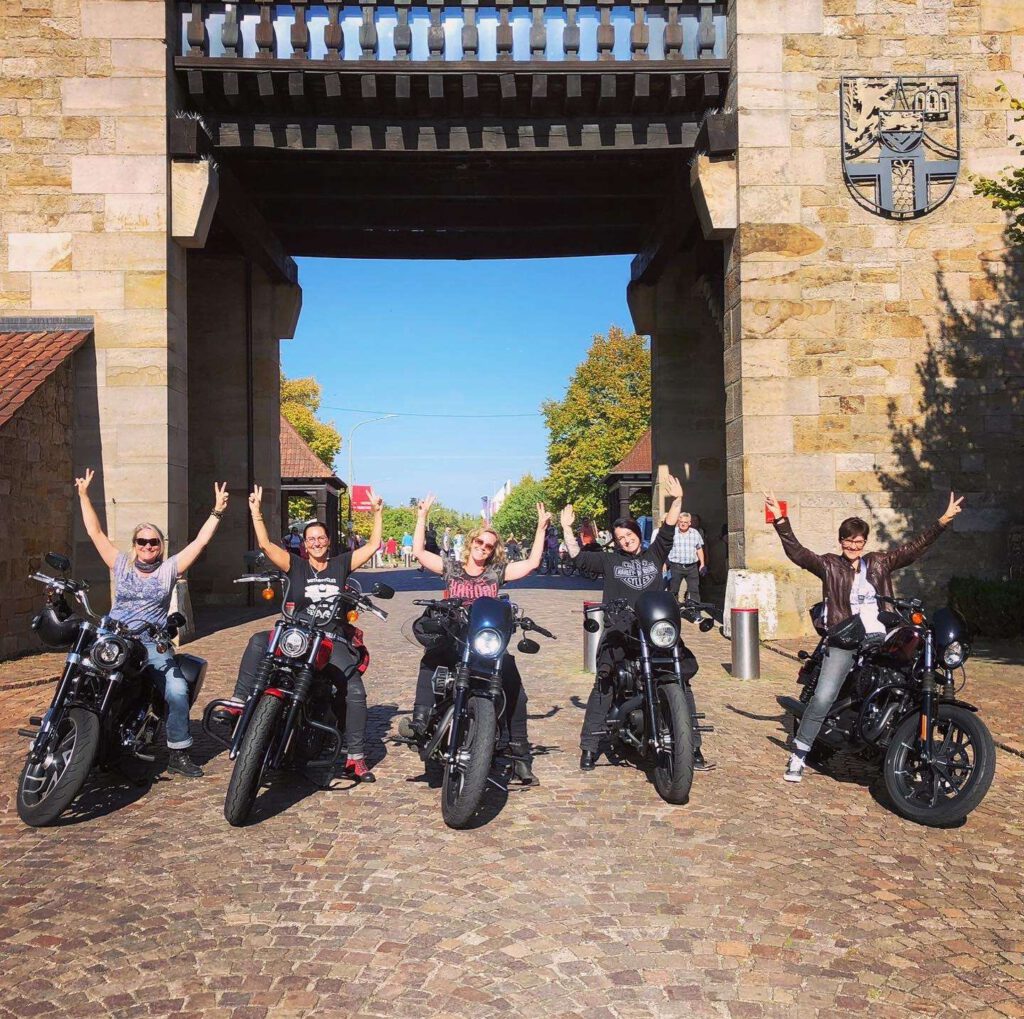 Daniela unterwegs mit den Harley Ladies Pfalz.