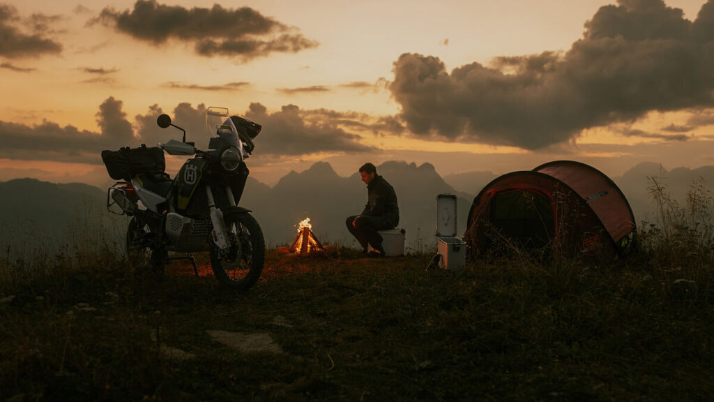 Offroad Abenteuer mit Lagerfeuer