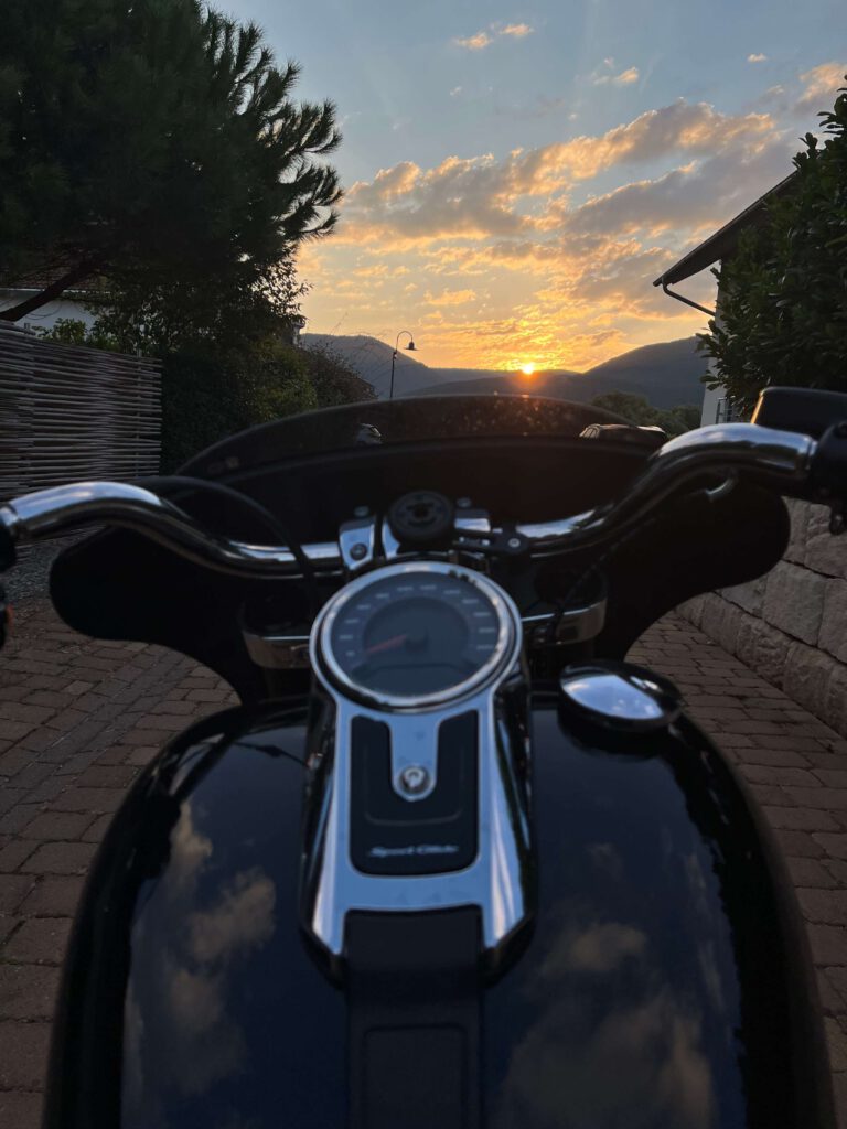 Ich habe viele sehr schöne Erlebnisse beim Motorradfahren mit meiner Harley.