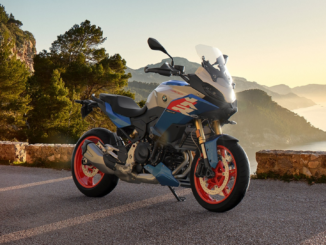 BMW F900 XR für 2025 in drei neuen Farben