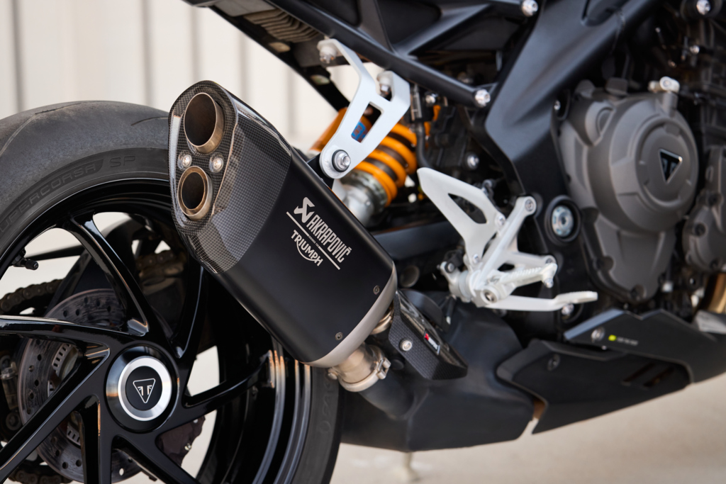 Akrapovic für guten Triple-Sound