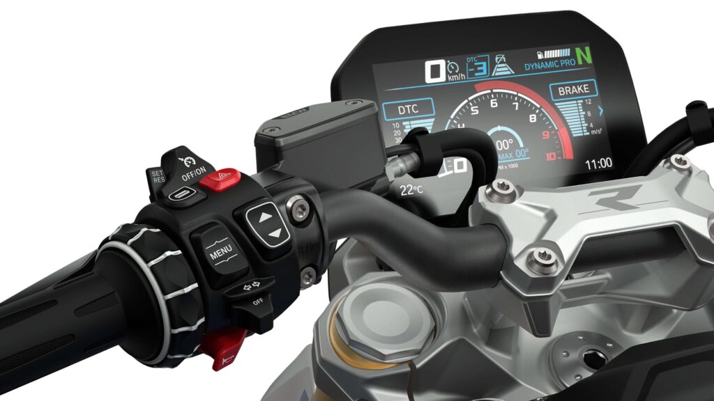 BMW R1300R mit Sportcockpit.