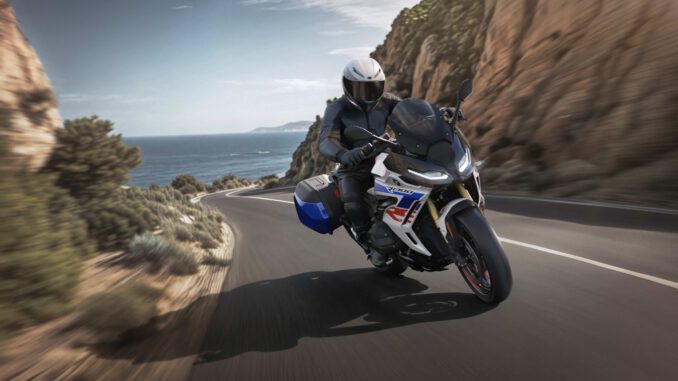 bmw-r-1300-rs-kurve BMW R 1300 RS ist heiss