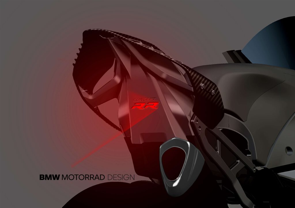 Understatement by BMW Motorrad. RR Schriftzug im Heck