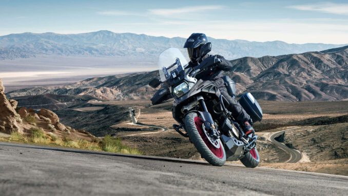 suzuki-v-strom-1050-modelljahrgang-2025-berge Die Suzuki V-Strom 1050 im Modelljahrgang 2025