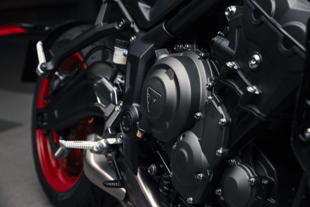 Triple Power in der neuen Triumph Trident.