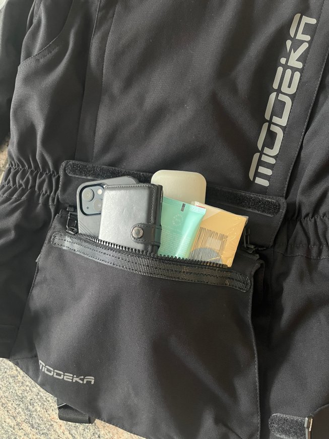 Motorradkombi hydron lady von modeka, Rückentasche bzw auch Bauchtasche