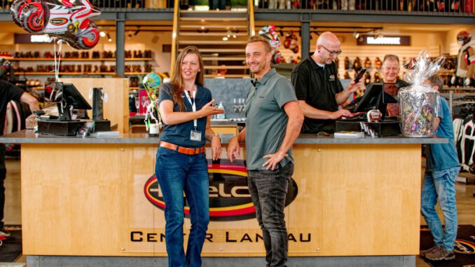 claudi-und-martin-held Markus Held und Claudia Courtin bei der Eröffnung Held Center Landau