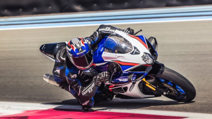 suzuki-gsx-r-1000-r-blau-rennstrecke Die Suzuki GSX R1000R in der Jubiläumsedition auf der Rennstrecke