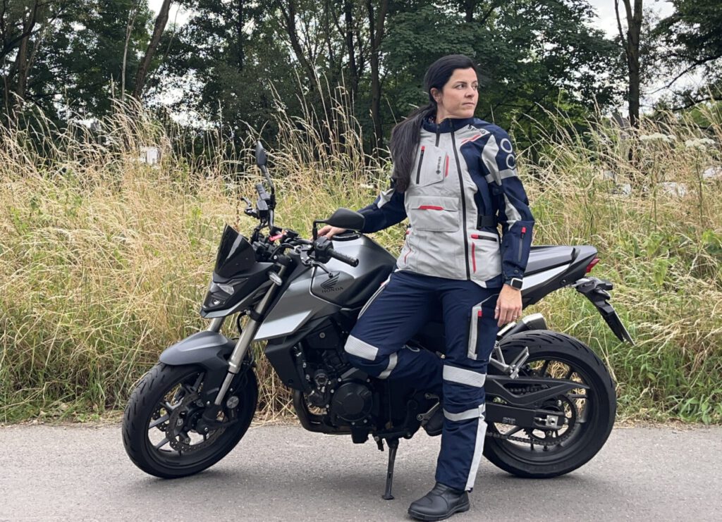Bering Motorradkombi Austral GTX und du bist zu allen Jahreszeiten gut angezogen.