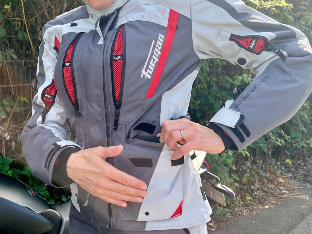 Furygan Apalaches Evo Jacke mit großen Fronttaschen.
