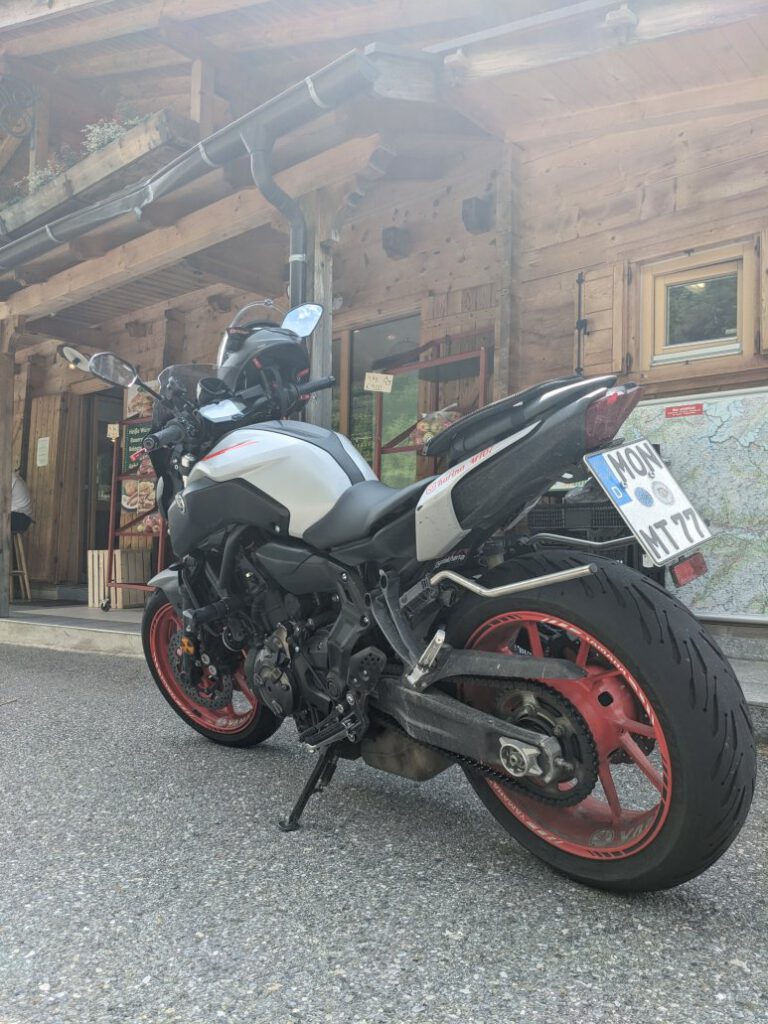 Mit sportlichen Warp-Gondeln am Bike stylisch im Urlaub unterwegs.