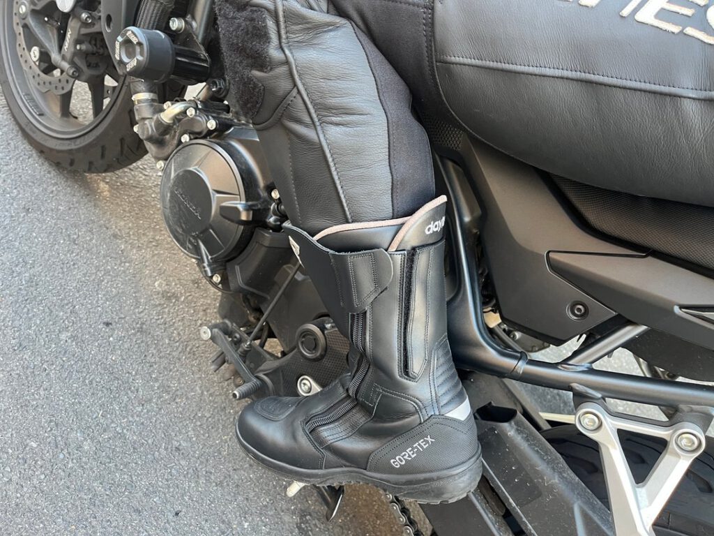 Daytona Road Star GTX mit Lederkombi