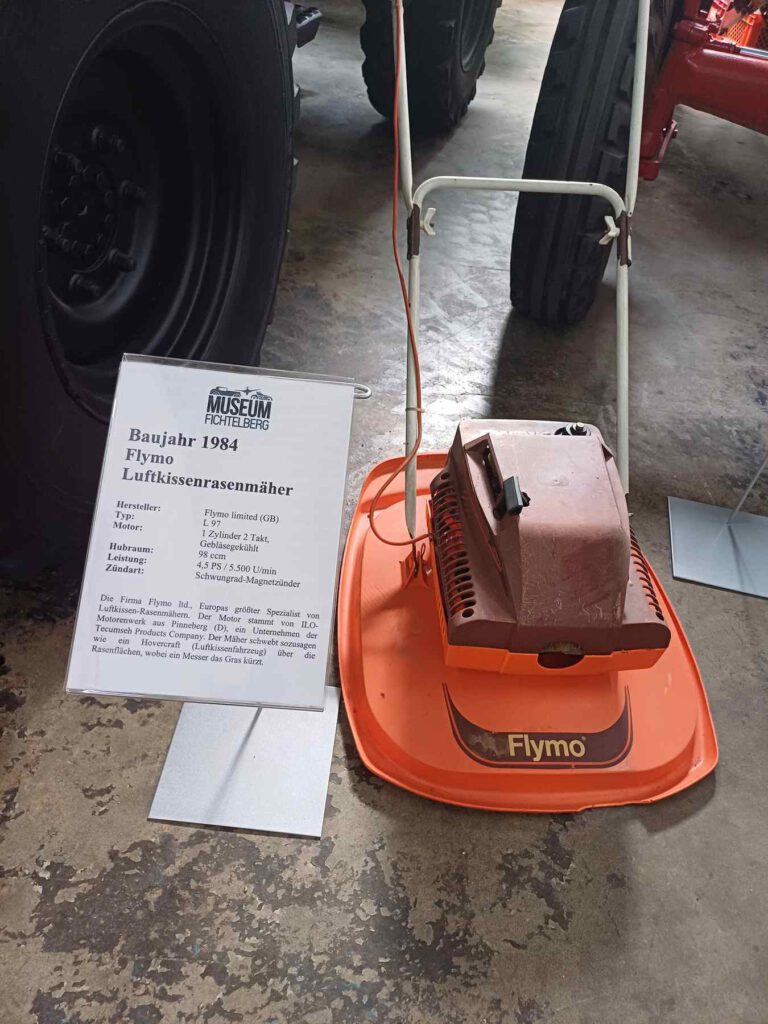 Flymo Luftkissenrasenmäher. Deustches Fahrzeugmuseum Fichtelberg