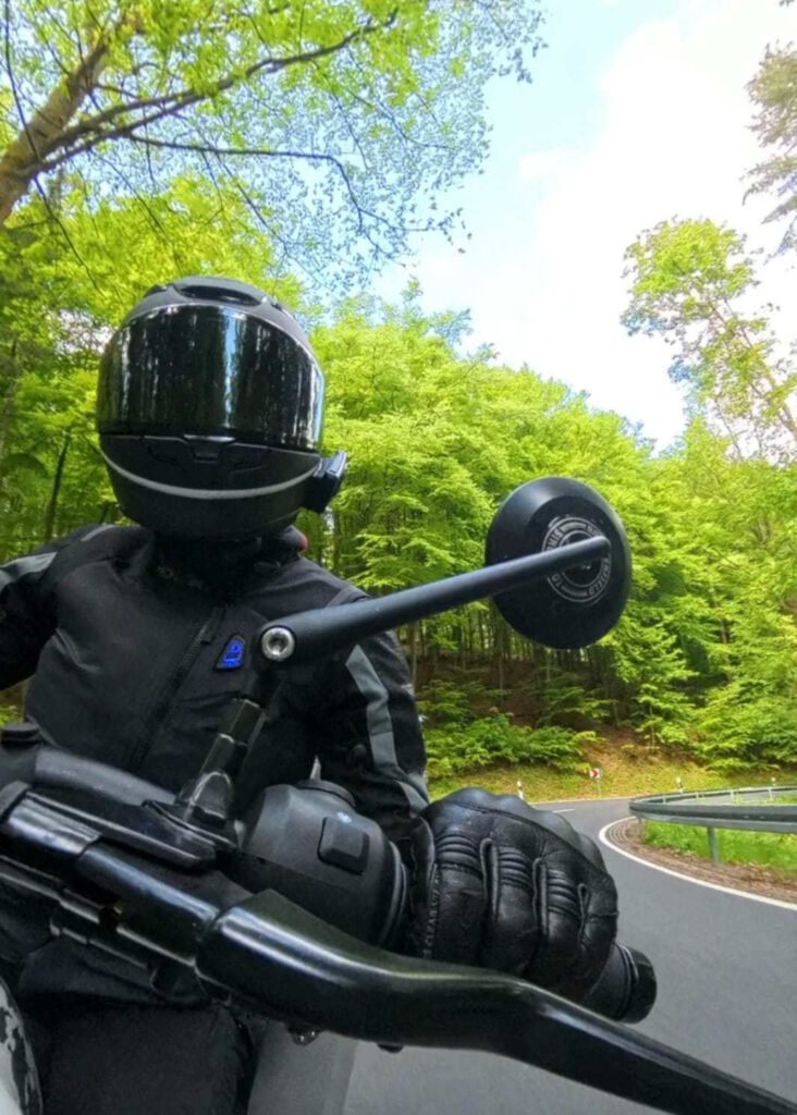 Lenker und Grife ohne Handschutz an der Himi.