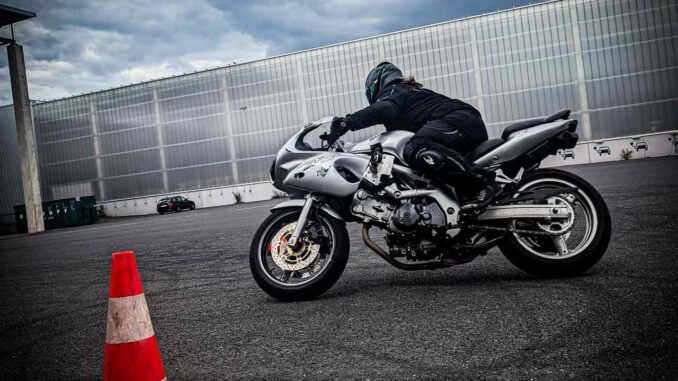 Modeka Takuya Lady Motorradkombi für Damen im Test bei SHE is a RIDER