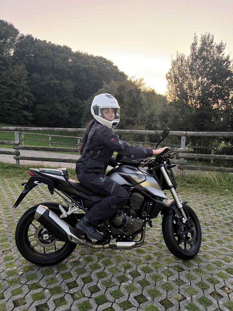 Nolan Klapphelm auf Honda