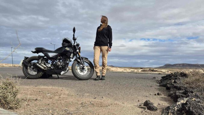 Pando Moto Phantom Hoodie ist vielseitig einsetzbar.