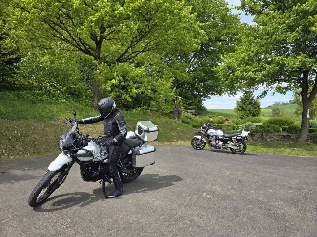 Rangieren, Abstellen und Absteigen mit Himalayan 450