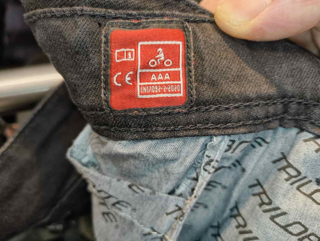 Schutzklassen in Motorradjeans von Trilobyte