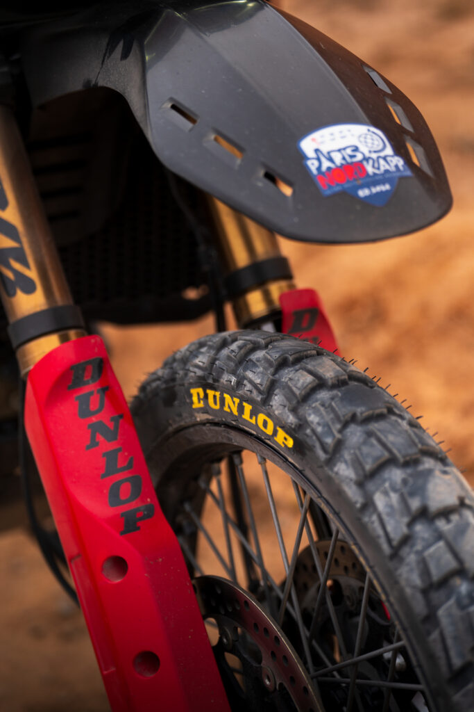 Motorradreifen von Dunlop – offizieller Reifenpartner des Paris–Nordkapp Ultra Motorcycling Adventure