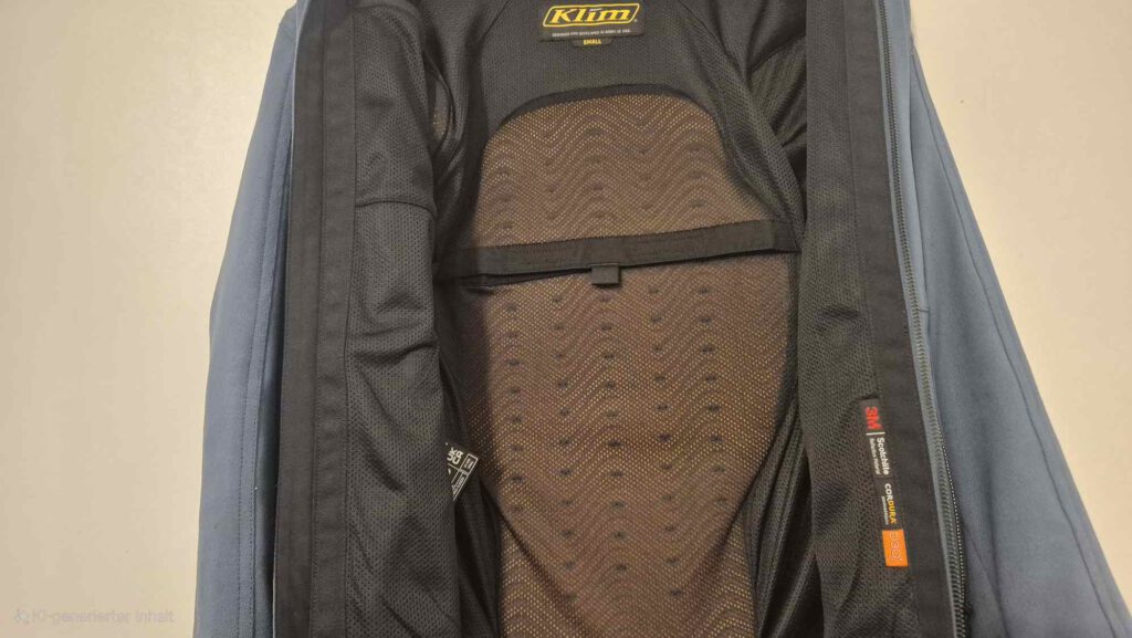 Rückenprotektor in der dafür vorgesehenen Tasche.