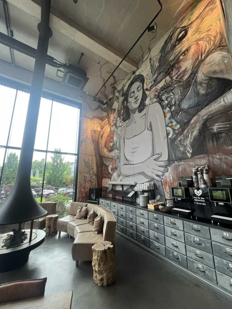 Hotelllobby im Liebesbier Urban Art Hotel