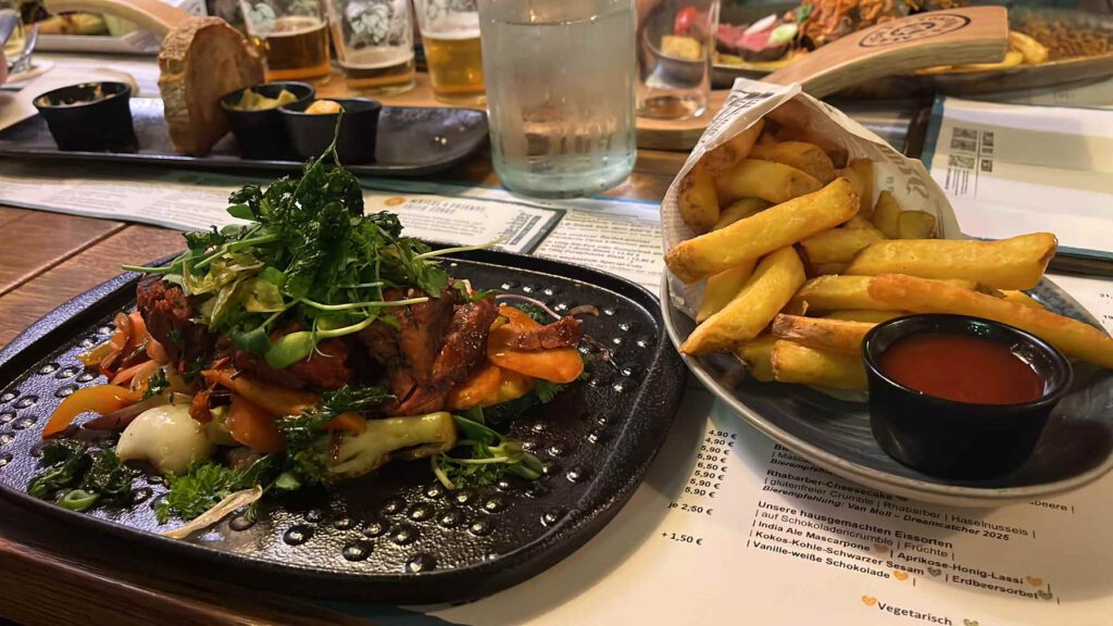 Veganes Steak mit Fritten im Liebesbier in Bayreuth