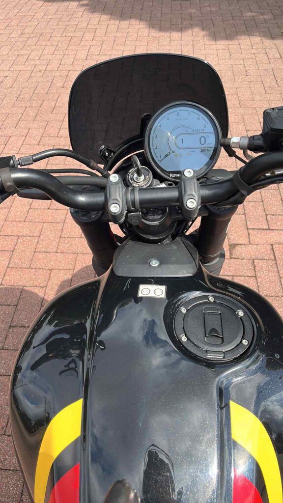 Das TFT-Display ist groß und gut ablesbar 