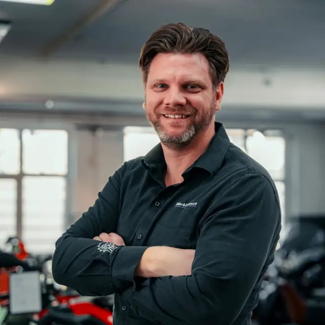 Maik Kraske ist der Centerleiter bei Riller und Schnauck Motorräder in der Schlossstraße.