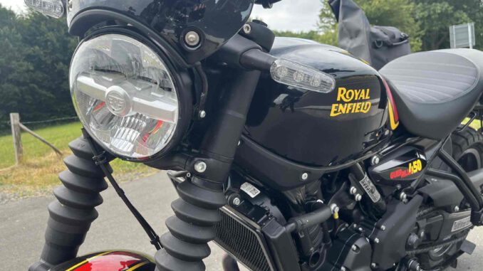 Die Royal Enfield Guerrilla 450 im Test bei SHE is a RIDER