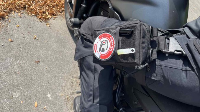 Traumakit von FirstOnScene am Gürtel