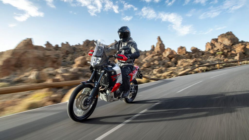 Reise Enduro mit viel Komfort beim Reisen, z.B. dank Tempomat.