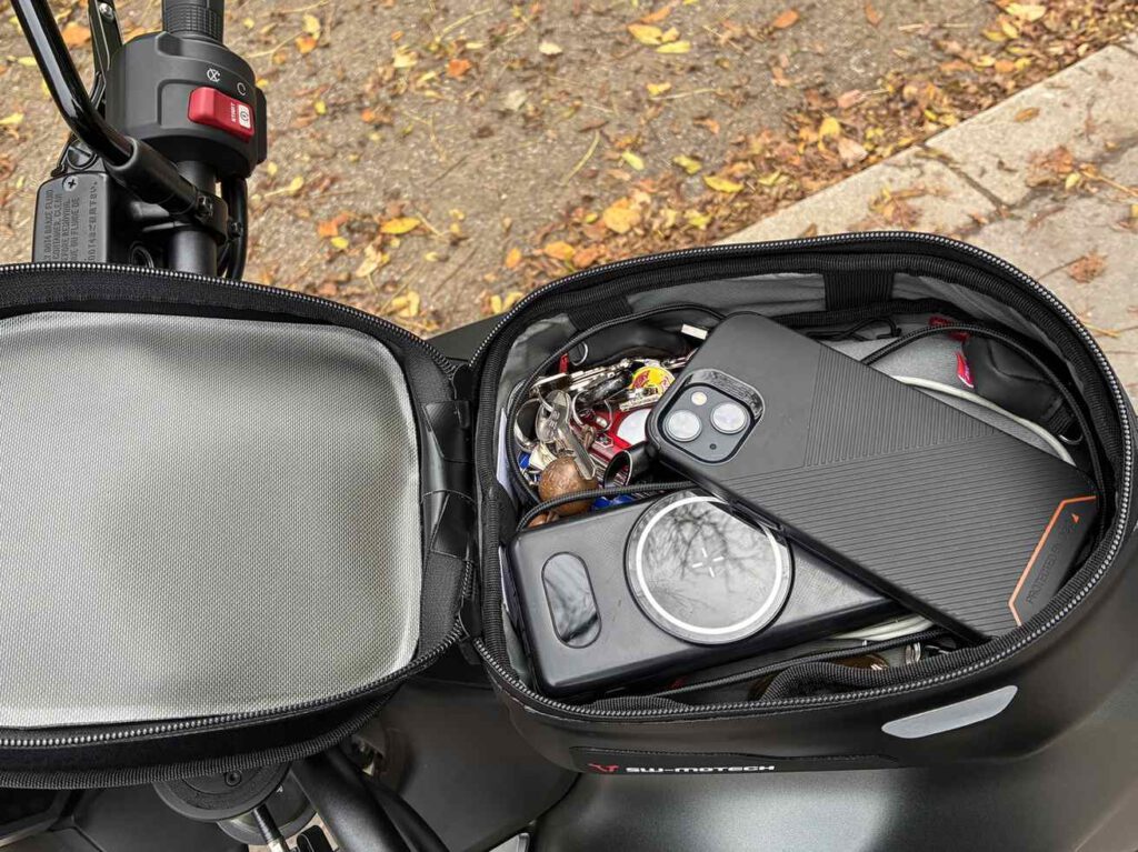 SW-Motech Tankrucksack Pro Micro WP offen mit Inhalt