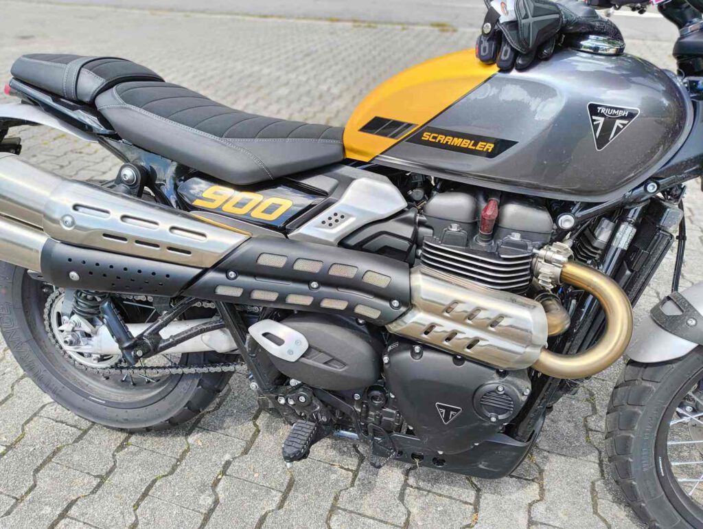 Auspuffanlage an der Triumph Scrambler 900